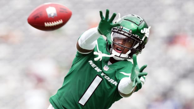 New York Jets CB Sauce Gardner catches pass in preseason
